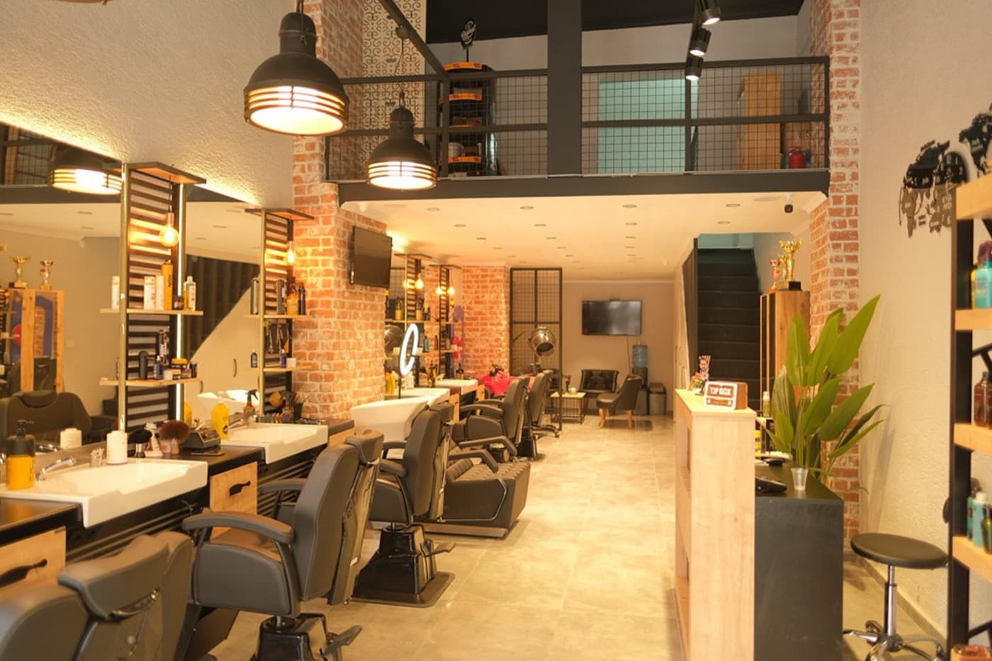 Eyüp Aydın Hair Studio salon